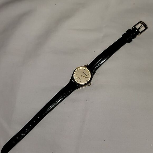 Wakmann Quartz Ladies Watch Goldtone Case Black Leather Band Auto Set - Picture 2 of 11